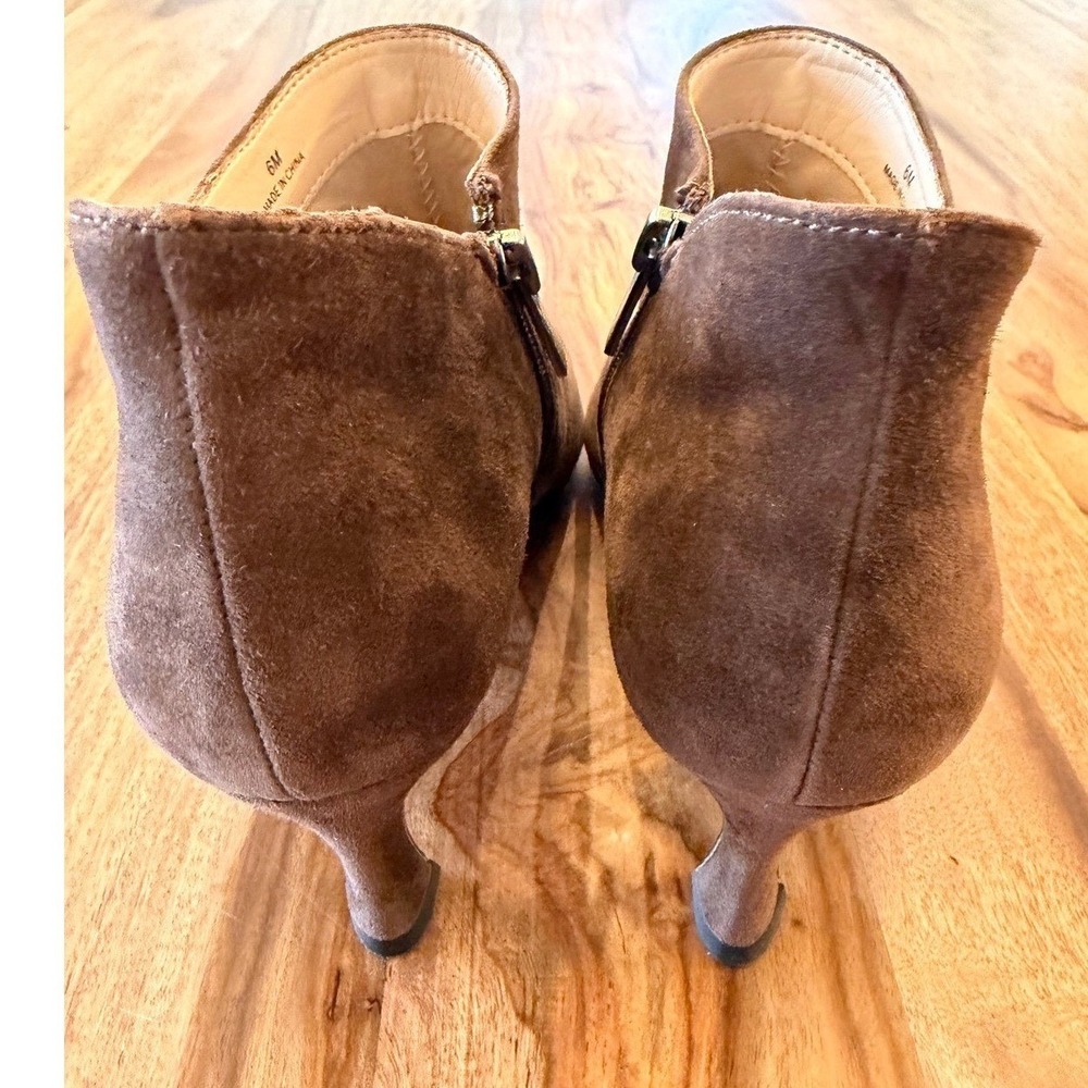 Pelle Moda Womens Brown Suede Pointed Toe Kitten Heel Ankle Booties Size 6M - Picture 8 of 11